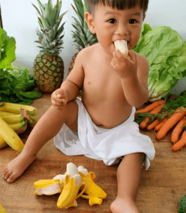 baby with ana banana teether