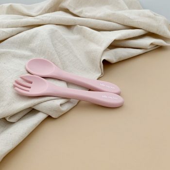 Cutlery set blush colour out of packaging