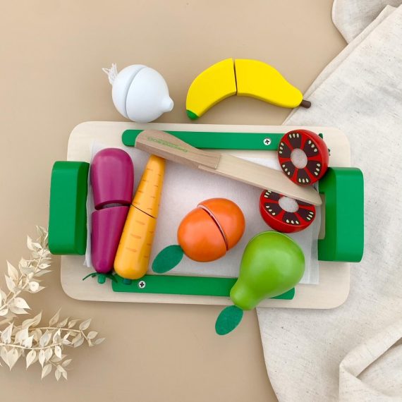 Fruit And Vegetable Cutting Set in use